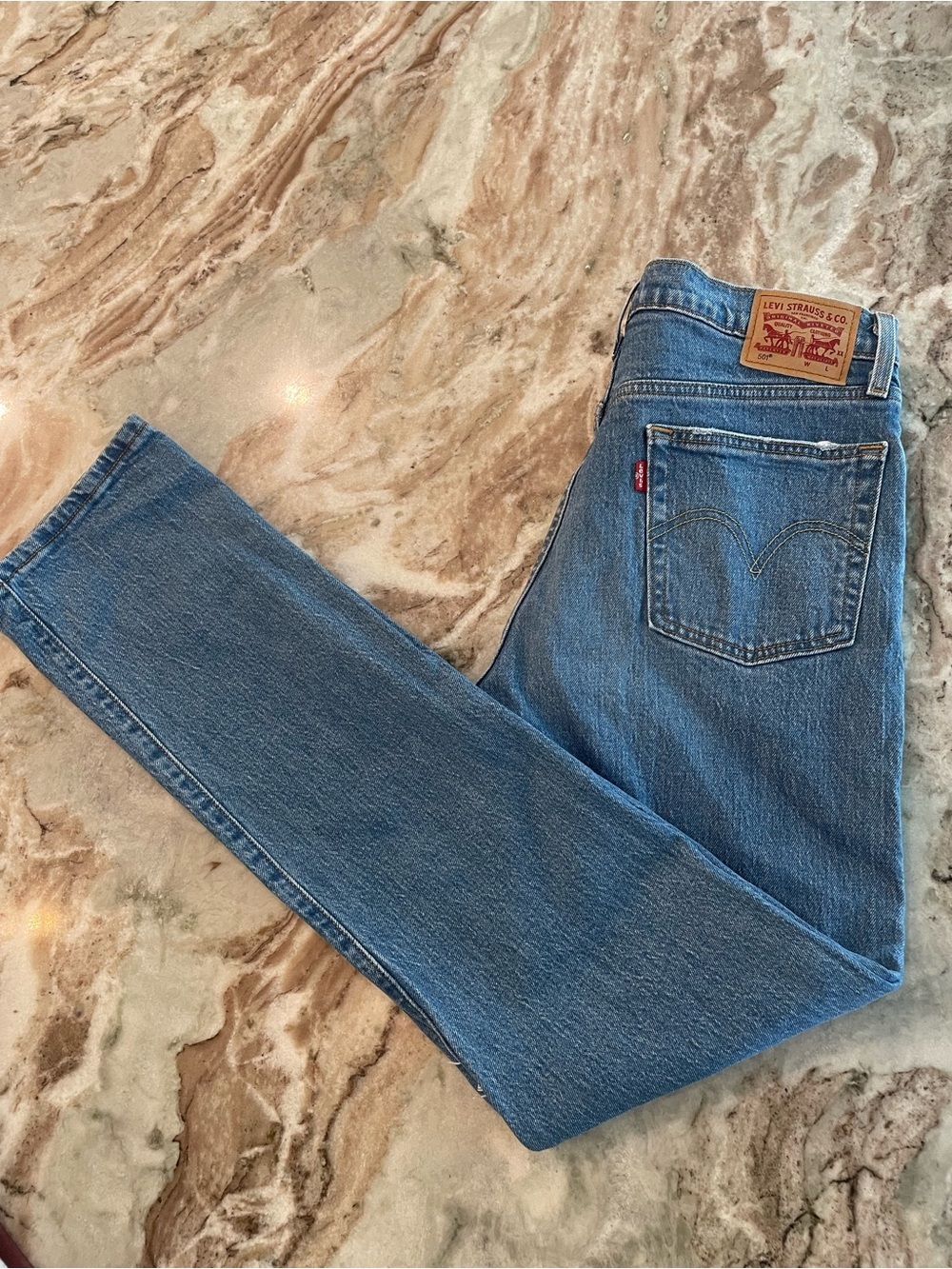 Levis 501 Denim Jeans Size 28 Medium Wash Distressed Long high waisted 90s style - Picture 1 of 10